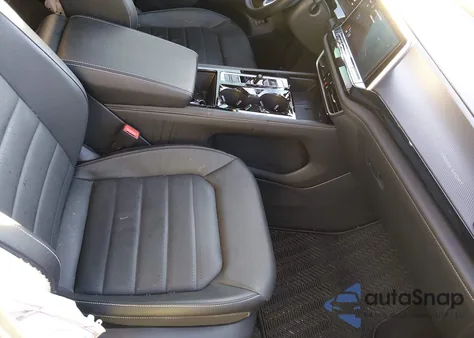 2025 Volkswagen Atlas Cross Sport 2.0T Sel z USA, uszkodzony, nr VIN 1V2BE2CA7SC208547